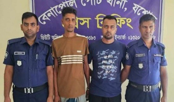 বেনাপোলে বোমা হামলা চালিয়ে বিএনপি কর্মীকে হত্যা মামলায় গ্রেপ্তার ২