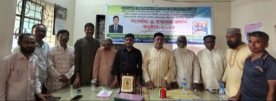 কিশোরগঞ্জে ফুলেল সংবর্ধনায় সিক্ত হলেন সাংবাদিক নেতা জাহাঙ্গীর কিরণ