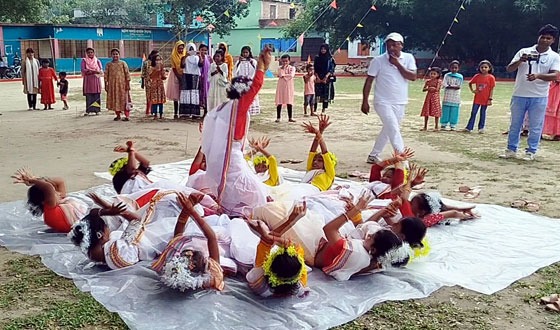 নড়াইলে ঈদ আনন্দ ভাগাভাগি ও সম্প্রীতির মিলনমেলা অনুষ্ঠিত
