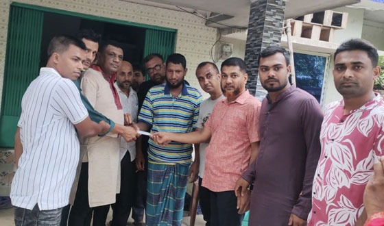 ফেসবুক পোস্টে দেখে সহযোগীতা পেল তিনটি পরিবার