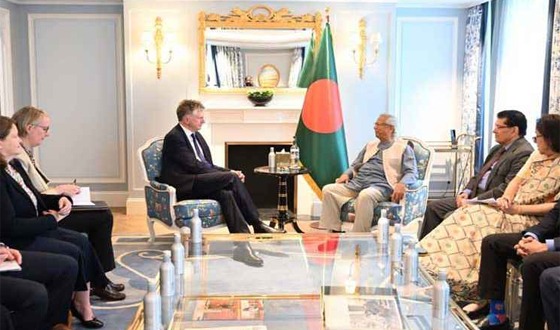 প্রধান উপদেষ্টার সঙ্গে যুক্তরাজ্যের জাতীয় নিরাপত্তা উপদেষ্টার সাক্ষাৎ