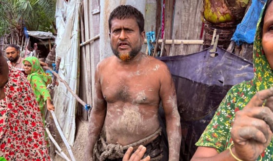 বীমা কর্মীকে বেঁধে নির্যাতন অতঃপর বাসায় অগ্নিসংযোগ