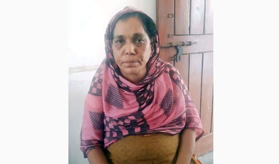 ধামইরহাট সীমান্তে পুশইনের সময় নারী আটক