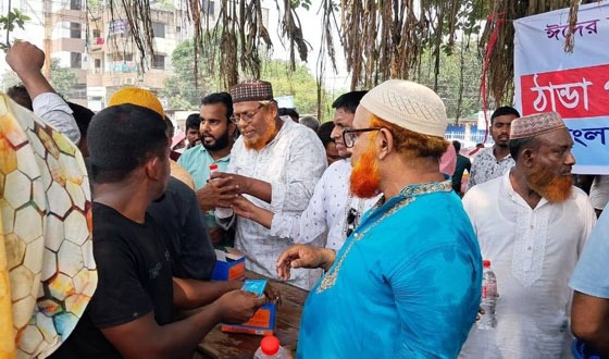 রংপুরে জামায়াতের উদ্যোগে খাবার পানি ও স্যালাইন বিতরণ