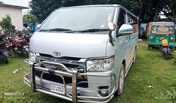 কলমাকান্দায় তক্ষক পাচার: মাইক্রোবাস জব্দ, আটক ৯