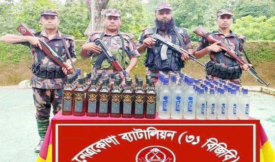 দুর্গাপুরে ১১০ বোতল ভারতীয় মদ জব্দ