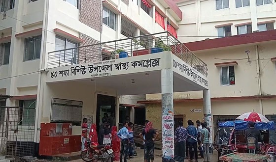 গাংনীতে অবৈধ যান উল্টে প্রান গেল শিক্ষার্থীর