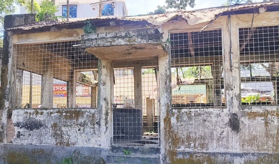 প্রায় দুই যুগ ধরে অচল দুর্গাপুর মৎস্য খামার