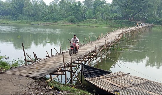 প্রসাদপুর খেয়াঘাটে ব্রিজ হলে বদলে যাবে ৫০ গ্রামের মানুষের জীবনচিত্র