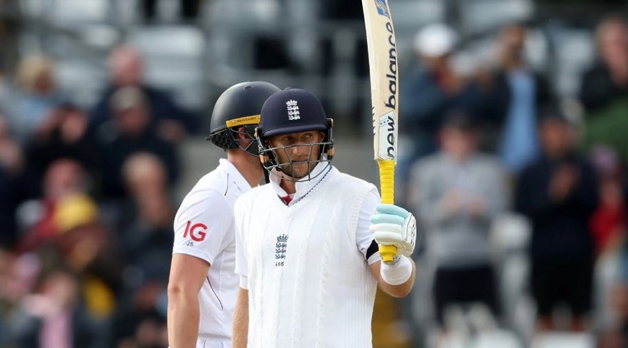 টেন্ডুলকারের ঘাড়ে নিঃশ্বাস ফেলছেন জো রুট