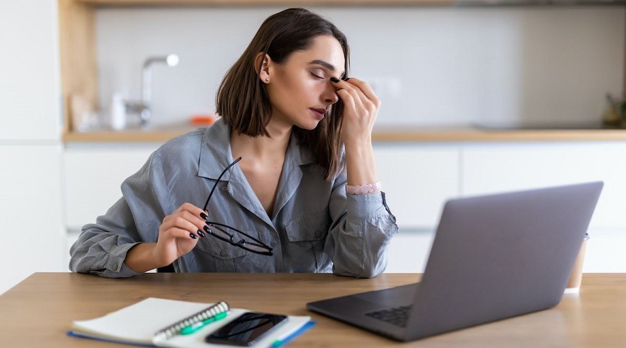 যেভাবে সামলাবেন অতিরিক্ত কাজের চাপ