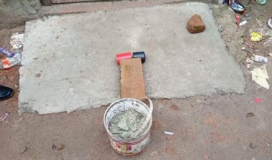 গাংনীতে বিএনপি অফিসের সামনে দুটি বোমা সদৃশ্য বস্তু ও চিরকুট