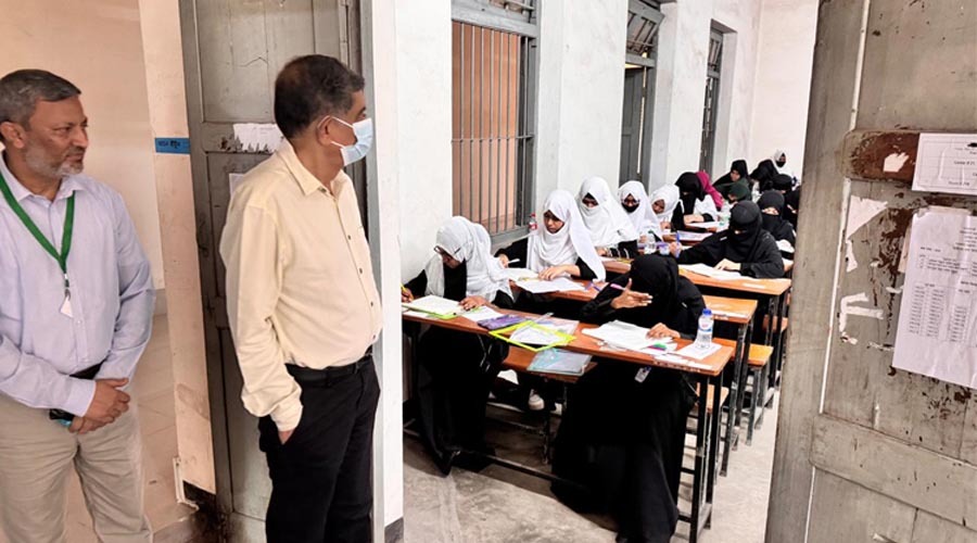 প্রশ্নফাঁস ও নকল ঠেকাতে সর্বোচ্চ সতর্কতা: জানালেন শিক্ষা উপদেষ্টা