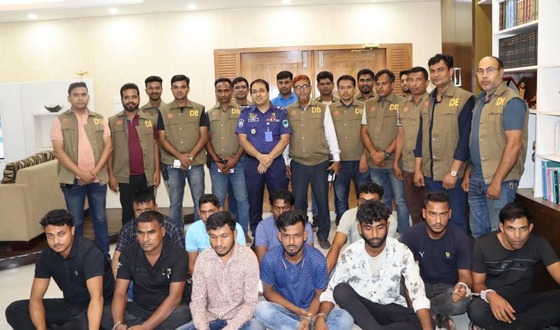 ঝিনাইদহের ১১ জন বাগেরহাটে অস্ত্রসহ আটক