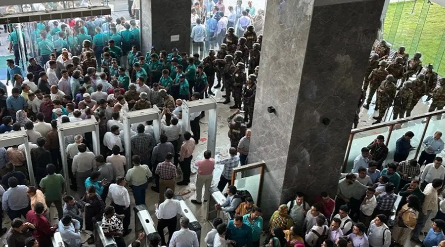 রোববারেও ‘কমপ্লিট শাটডাউন’ পালন করবেন এনবিআর ঐক্য পরিষদ