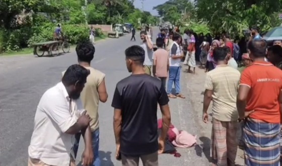 সাঁথিয়ায় করিমণ চাপায় প্রাণ গেল স্কুল শিক্ষার্থীর
