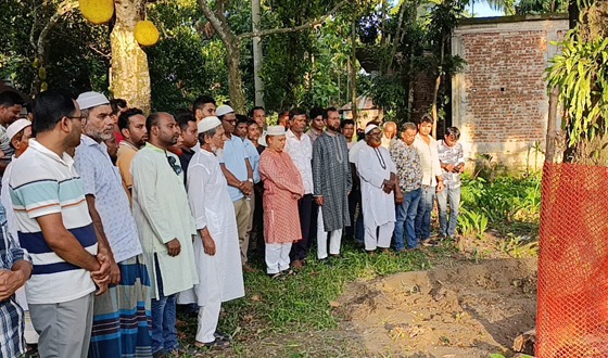 গফরগাঁওয়ে পাঁচবাগে বিএনপির দুই নেতা কবর জিয়ারত