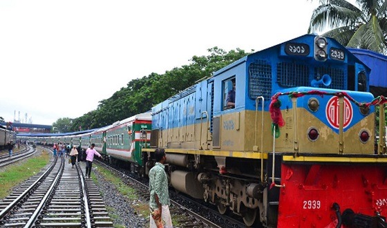 রেললাইনে বাড়ছে দুর্ঘটনা, টনক নড়ছে না কারোরই