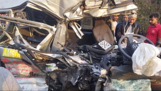 রাজশাহীতে অ্যাম্বুলেন্স-ট্রাক সংঘর্ষ, নিহত ৩