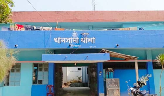 খানসামায় জরাজীর্ণ ভবনে ঝুঁকি নিয়েই চলছে থানার কার্যক্রম