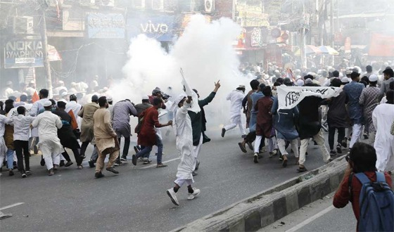 হিযবুত তাহরীরের মিছিলে পুলিশের টিয়ার শেল-সাউন্ড গ্রেনেড নিক্ষেপ, আটক