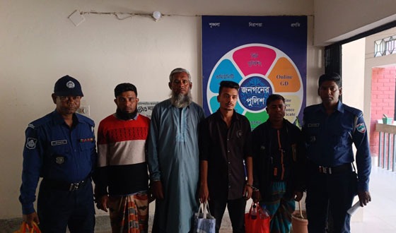 শার্শায় পরোয়ানাভুক্ত আসামিসহ গ্রেপ্তার ৪