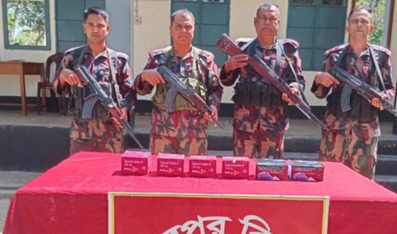 মহেশপুর সীমান্তে মাদক, ওষুধ জব্দ: আটক ৮