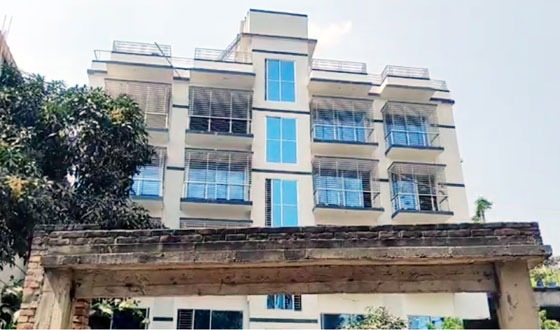 টাঙ্গাইলে ছাত্র প্রতিনিধি পরিচয়ে সাবেক এমপির বাসা জবরদখল