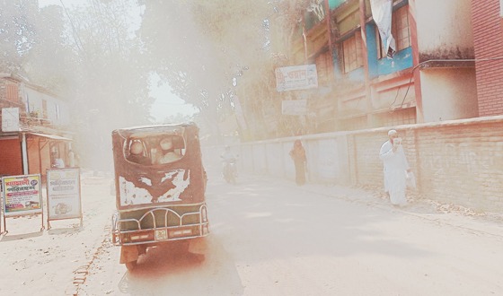 চিলমারীতে রাস্তার কাজে ধিরগতি, দুর্ভোগে জনজীবন