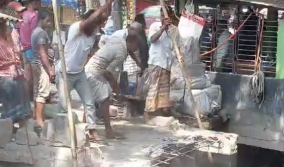 ঝালকাঠির চাঁদকাঠি বাজারে অবৈধ স্থাপনায় উচ্ছেদে প্রশাসনের অভিযান শুরু