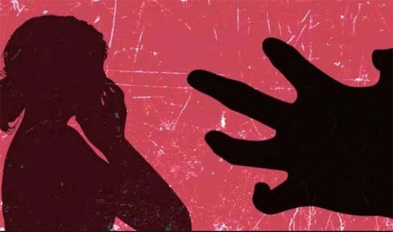 হাতে দা নিয়ে হত্যার ভয় দেখিয়ে তরুণীকে ‘ধর্ষণ’!