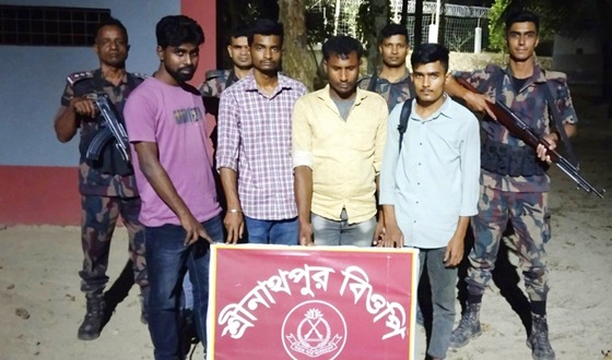 মহেশপুর সীমান্তে নারী-শিশুসহ ৯ বাংলাদেশি আটক