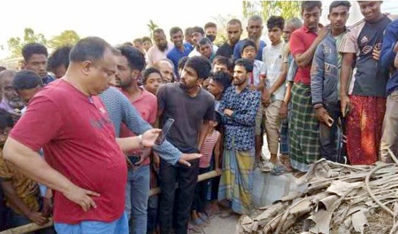 পলাশবাড়ীতে ময়লার স্তূপ থেকে যুবকের মরদেহ উদ্ধার