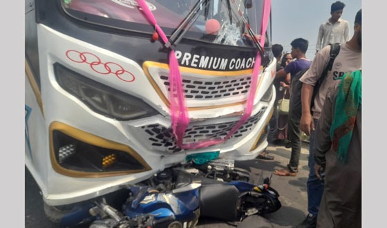 বাবুগঞ্জে বাস-মোটরসাইকেল সংঘর্ষে নিহত ১