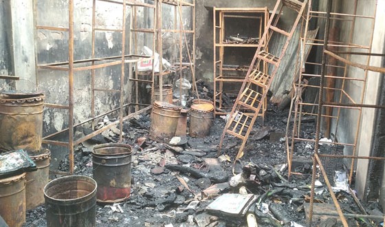 বাজিতপুরে দুটি দোকান পুড়ে ছাই