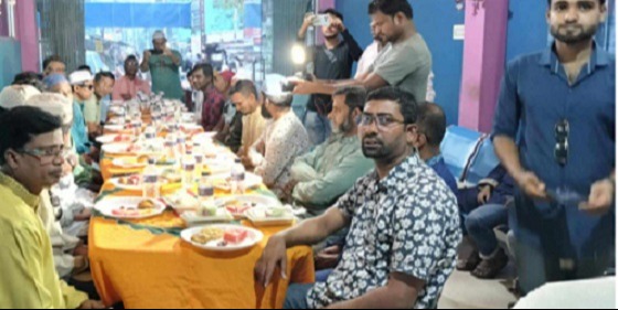 দৌলতপুরে সাংবাদিকদের সম্মানে দোয়া ও ইফতার মাহফিল