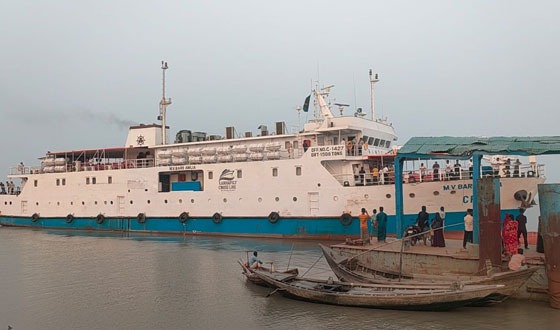 চট্টগ্রাম-ভোলার যাত্রীদের নিরাপদে চালু হয়েছে নৌপথে ‘ক্রুজ জাহাজ’