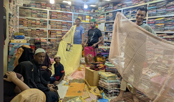 আমতলীতে জমজমাট ঈদবাজার