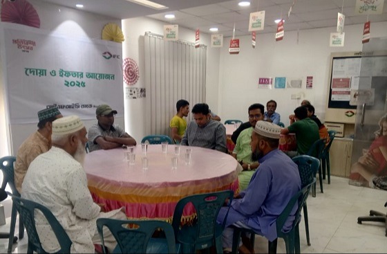 ফুলবাড়ীতে গ্রাহক-গুনিজনের সম্মানে আইএফআইসি ব্যাংকের ইফতার মাহফিল