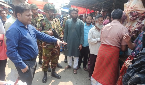 ফরিদগঞ্জে যৌথ বাহিনী কর্তৃক ভ্রাম্যমাণ চেকপোষ্ট ও উচ্ছেদ অভিযান