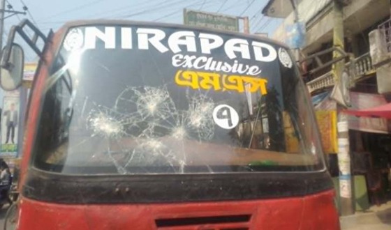 দৌলতপুরে পৃথক সড়ক দুর্ঘটনায় নিহত ২