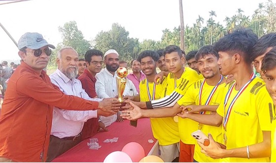 রামুতে প্রীতি ফুটবল ম্যাচ অনুষ্ঠিত, চ্যাম্পিয়ন কচ্ছপিয়া ইউনিয়ন একাদশ