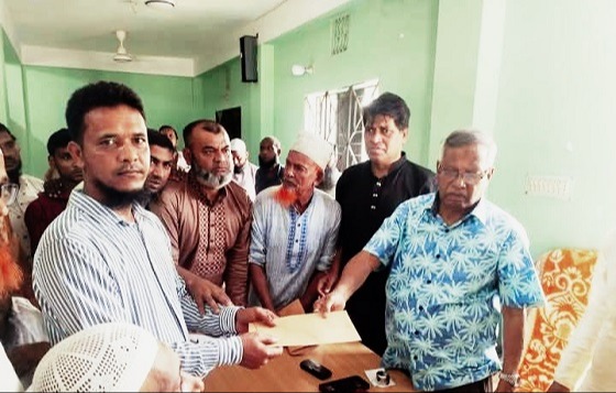 দৌলতখানে ঈদে নগদ অর্থ দিলেন হাফিজ ইব্রাহিম