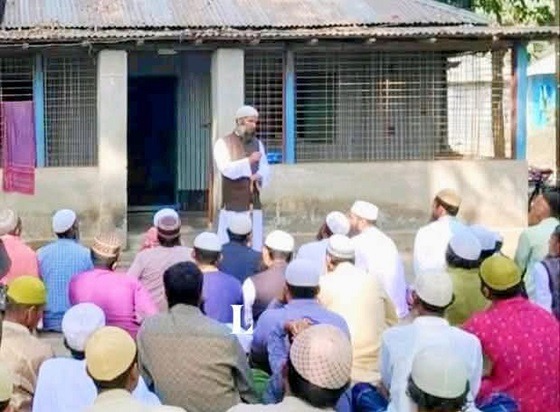 ফুলবাড়ীতে সৌদি আরবের সাথে মিল রেখে কতিপয় মুছল্লির ঈদের নামাজ আদায়