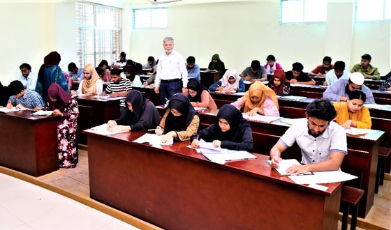ভাসানী বিশ্ববিদ্যালয়ে গুচ্ছের ‘বি’ ইউনিটের ভর্তি পরীক্ষা অনুষ্ঠিত