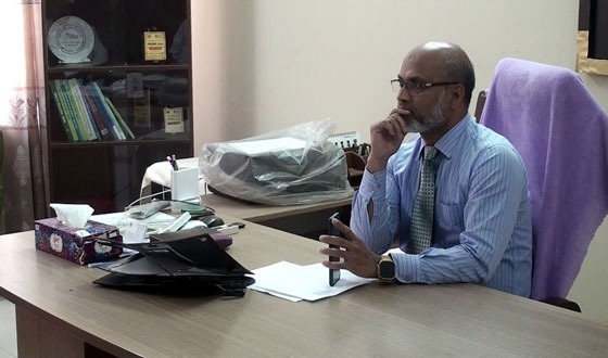 চাঁপাইনবাবগঞ্জ হাসপাতালের তত্ত্ববধায়কের কক্ষে ভাঙচুরের অভিযোগ কনসালটেন্টের বিরুদ্ধে