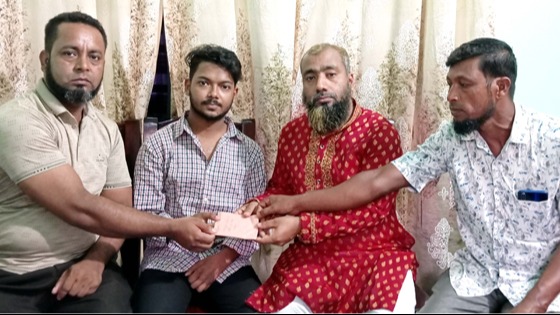 জুলাই গণঅভ্যুত্থানে আহত তানজিদের পাশে নাঙ্গলকোটের যুবদল