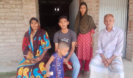 ঢাকাসহ ৬টি বিশ্ববিদ্যালয়ে ভর্তির সুযোগ পেয়েও আর্থিক সংকটে ভর্তিতে অনিশ্চয়তা