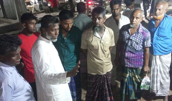 ক্ষেতলালে বিএনপি নেতার গনসংযোগ ও লিফলেট বিতরণ