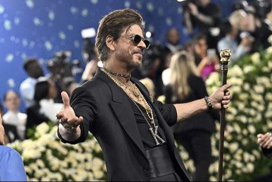 মেট গালায় নতুন ইতিহাস লিখলেন শাহরুখ